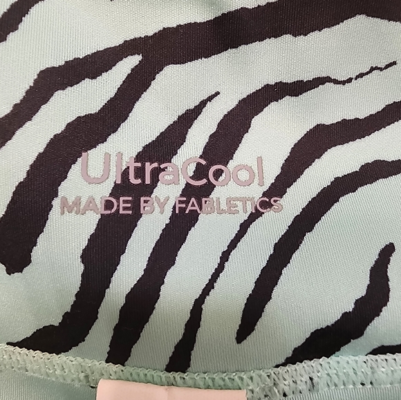 Define Powerhold High Waisted 6" Shorts - Picture 4 of 7